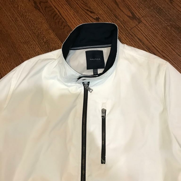 White Nautica wind breaker, basically new!! - Picture 7 of 7
